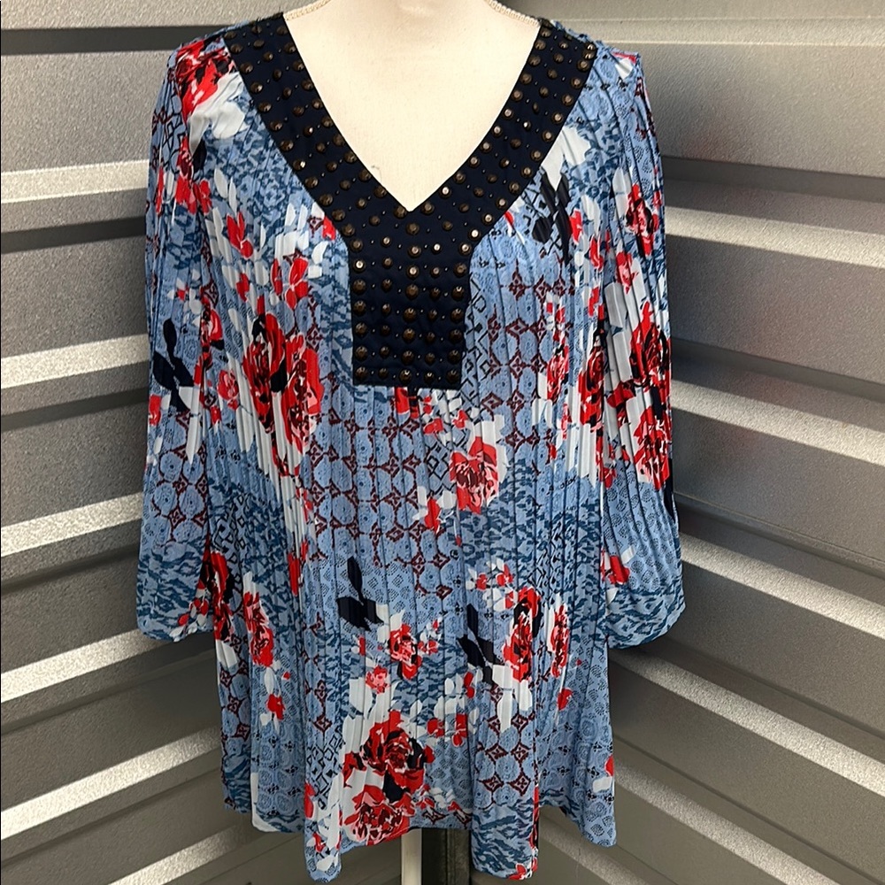 Woman Within Women’s Sz Large Blue Bell Sleeve Floral Embellished Pleated Blouse